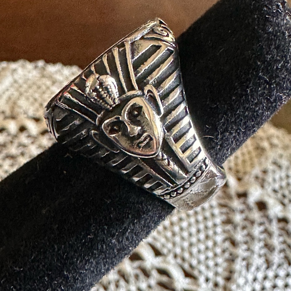 Unique Silver Engraved Ring - Picture 2 of 5